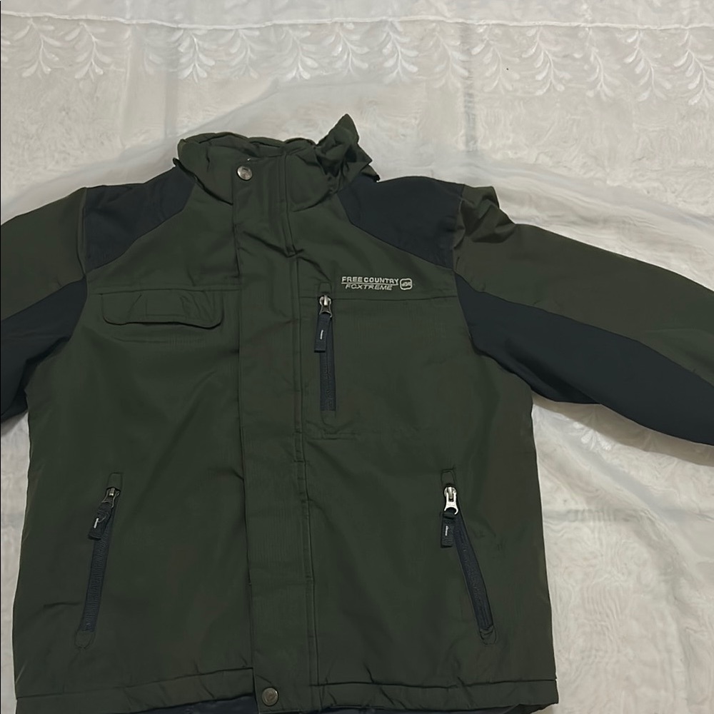 Free Country Green Puffer Jacket for Outdoor Adventures